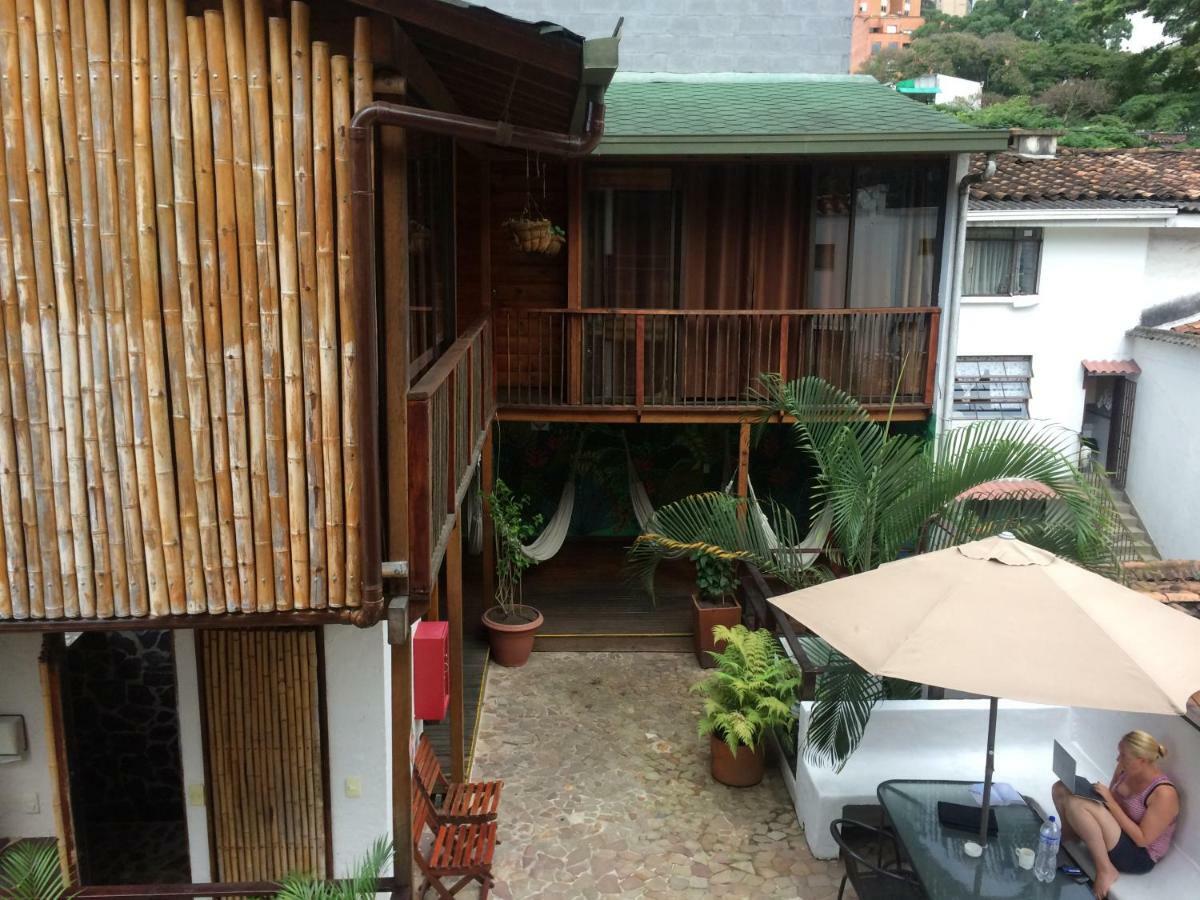 Casa Kiwi Hostel Medellin Exterior photo